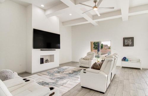 Rio Rancho Casa | Pet-Friendly Rio Rancho Home with Fire Pit