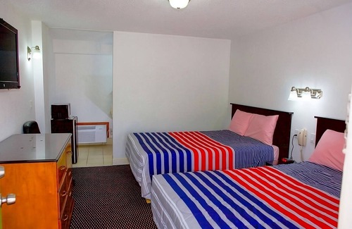 Harrisonville Hotel | Pet-Friendly Stay at Knights Inn Harrisonville! A close to Nature experience!