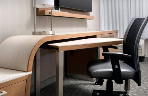 Tanasbourne Casa | Pet-friendly Unit Near Waterhouse Powerline Park! Indoor Swimming Pool!