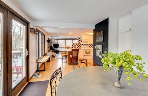 Montgomery Center Casa | Pet-Friendly Home w/ Deck: 4 Mi to Jay Peak Resort