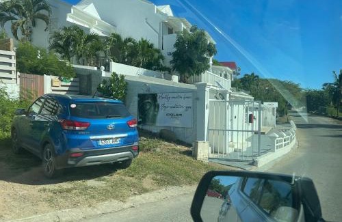 Mont Vergna Apartamento | Petit coin de paradis à 5 min Baie Orientale, Idolem résidence unité 7bis - 57 Rue du Mont Vernon 1