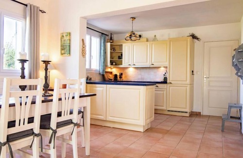 Nans-les-Pins Casa | Petit Paradis Villa 44 by Interhome