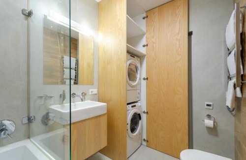 Svyatoshyns'kyi District Apartamento | Petrovdom 129-179-191-131 in RC Nivki Park Space Meets Comfort