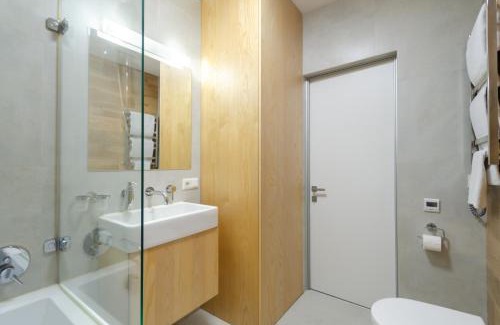 Svyatoshyns'kyi District Apartamento | Petrovdom 129-179-191-131 in RC Nivki Park Space Meets Comfort