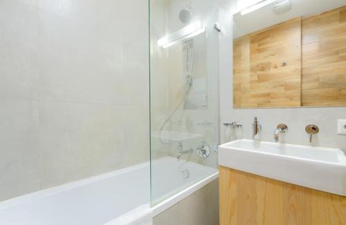 Svyatoshyns'kyi District Apartamento | Petrovdom 129-179-191-131 in RC Nivki Park Space Meets Comfort