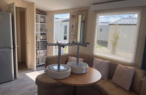 Heacham Chalet De Esquí | Pets Stay Free 2 Bedroom Caravan at Heacham Beach