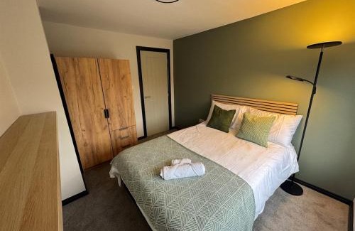 Stanley Casa | Philip Garth 3 Bed with parking