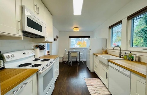 Seattle Cabaña | Phinneywood Cottage - Greenlake - Zoo - Phinney