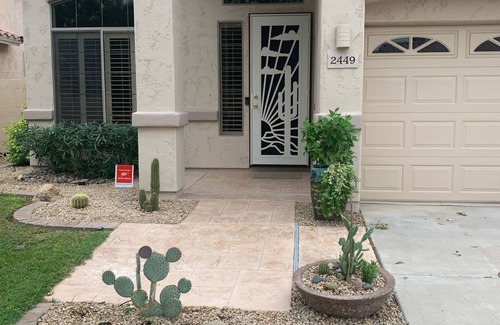 Legacy Casa | Phoenix 4 Bedroom Villa on Golf Course Sleeps 8-10, Private Heated Pool, Hot Tub