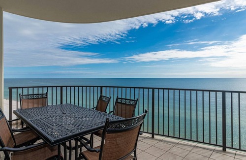 Orange Beach East Hotel | Phoenix IX by Brett Robinson Vacations