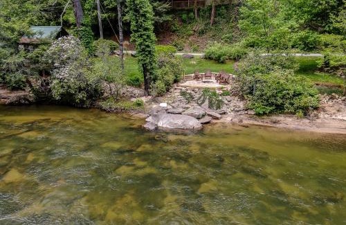 Blue Ridge Casa | PICK's RIVERSIDE RETREAT