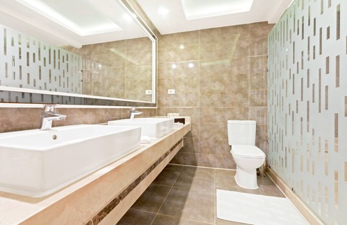 Village Road Hotel | Pickalbatros Aqua Vista Resort - Hurghada