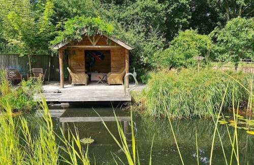 Lingfield Casa | Picturesque 4 Bed Cottage Lingfield, Surrey