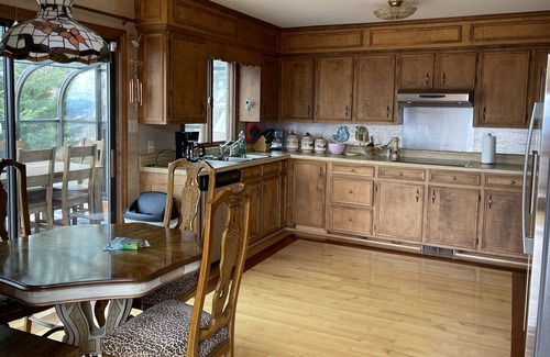 Arlington Casa | Picturesque Brushy Mountain Retreat... A-Frame in the sky.