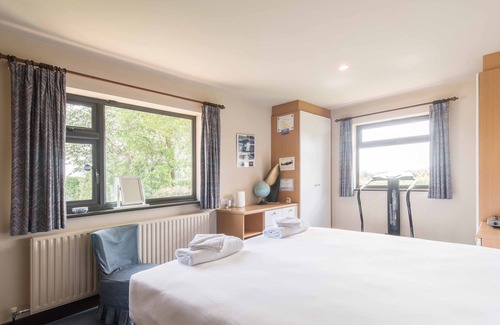 Woodborough Villa | Picturesque & Charming 3Bed Villa in Woodborough