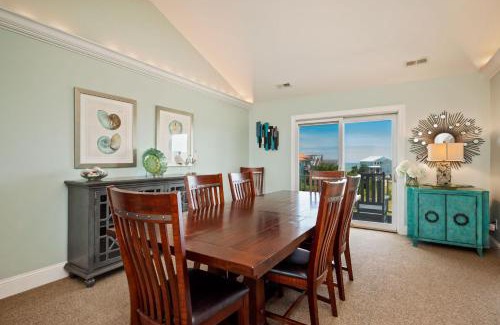 Oak Island Casa | Pier Pleasure by Oak Island Accommodations