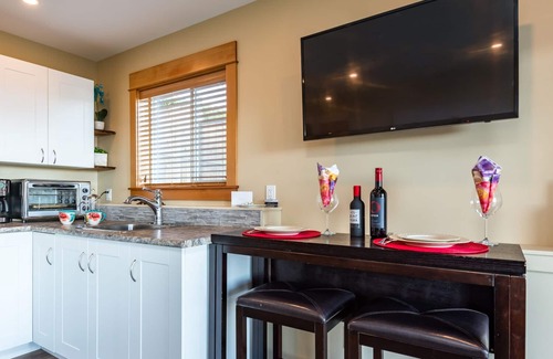 Campbell River Casa | Pier View Suite, Impresionante Vista al Mar.