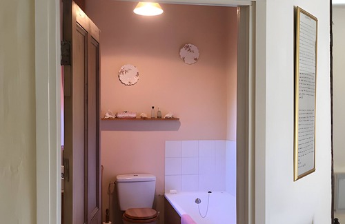 Sauzet Cama Y Desayuno | Habitación Rosa con piscina y jardín