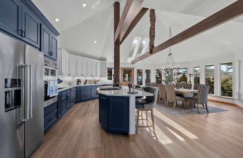 Gold Beach Casa | Pirate Cove Summary: