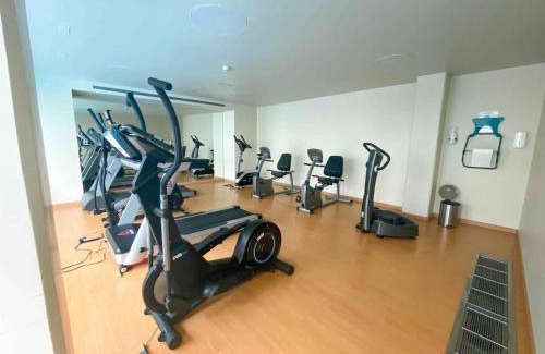 La Coruna Apartamento | Piso de lujo con piscina y gym, a 2min de la playa