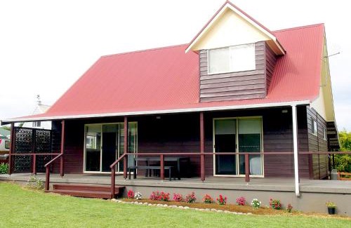 Burnt Pine Casa | Pitcairn House