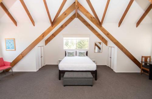 Burnt Pine Casa | Pitcairn House