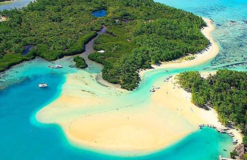 Trou d'Eau Douce Alquiler De Eote | Pixel Cruise