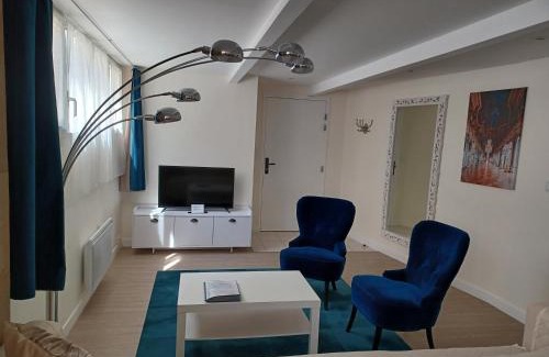 Porchefontaine Apartamento | Plain-pied 80 m2 dans maison, parking privé gratuit, gare directe Paris