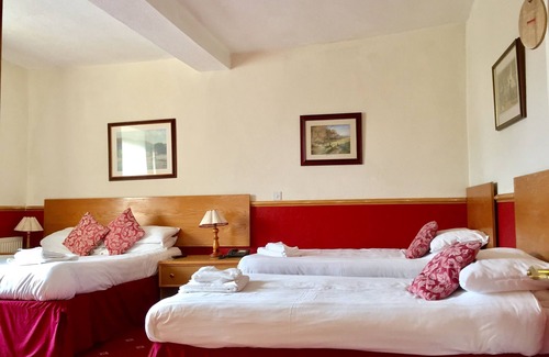 Bala Hotel | Plas Coch Hotel