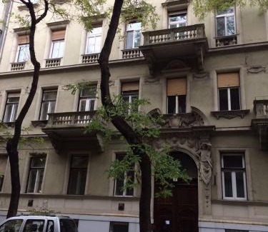 Terezvaros Hotel | Platanus Guesthouse