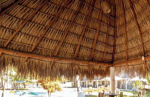 Monterrico Chalet De Esquí | Playa Bambú-Casa completa para 16-32 personas con piscina cerca al mar.