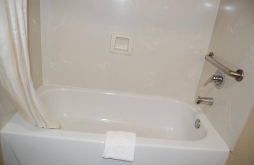 Pleasant Hill Hotel | Pleasant Hill Inn