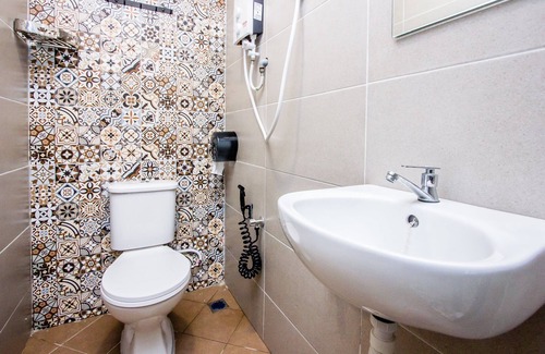 Benggali Hotel | Plumeria 4BR Garden House by uBook