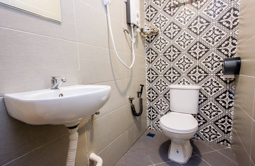 Benggali Hotel | Plumeria 5BR Garden House by uBook