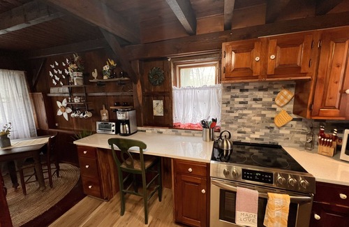 Saylorsburg Cabaña | Pocono Cottage - Close to everything!