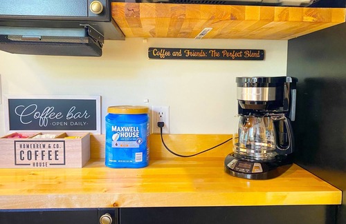 Tunkhannock Township Cabaña | Pocono Retreat with Hottub,Lake Access and Swimming Pools