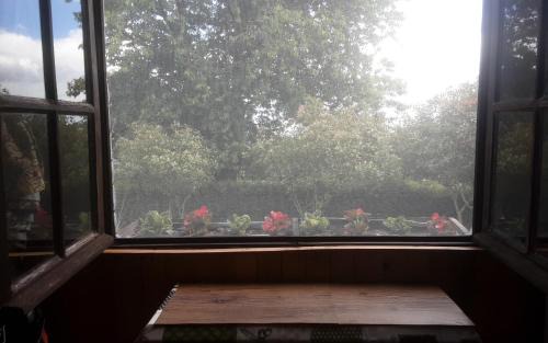 Colombiers-du-Plessis Casa | Pod - Sleeps 2 - Jacuzzi - Parking - Garden