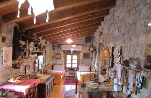 Podpec Cabaña | Podpec: Casa histórica rodeada de vegetación con absoluta privacidad