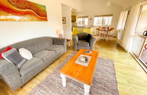 Burnt Pine Complejo | Poinciana Cottages