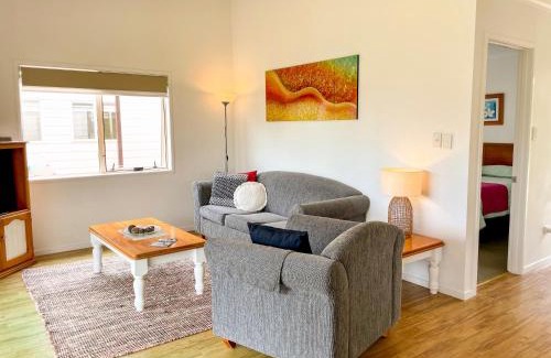 Burnt Pine Complejo | Poinciana Cottages