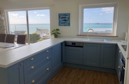 Trebetherick Casa | Polzeath Beach. Stunning cliff top property. Easy access to the beach.