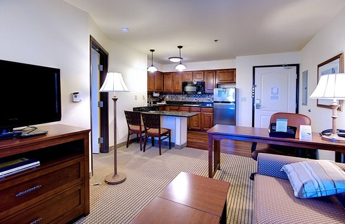 West Valley City Apartamento | Pool, Hot Tub & Seasonal Waterslide Access. Great Location! Close to Salt Palace Convention Center