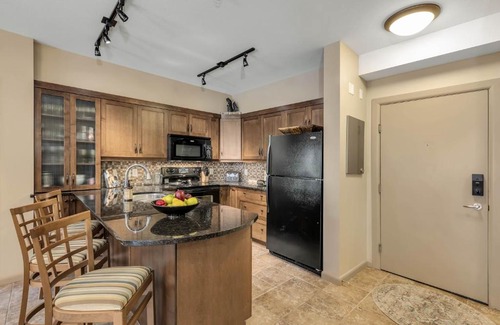 South Pandosy Apartamento | Pool Level 3 bedroom at Fabulous Resort #331