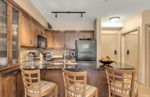 South Pandosy Apartamento | Pool Level 3 bedroom at Fabulous Resort #331