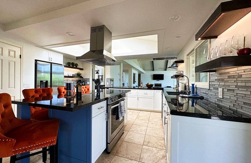 Fallbrook Villa | Pool Oasis Villa & Guesthouse, Views, Avocado Grove