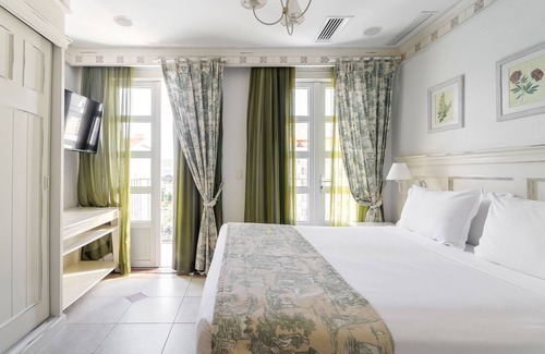 Jurere Complejo | Pool View Studio - IL Campanário - Jurerê Internacional