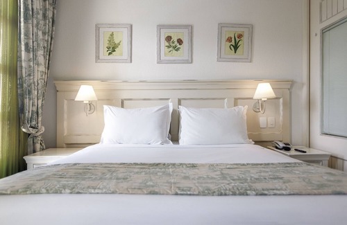 Jurere Complejo | Pool View Studio - IL Campanário - Jurerê Internacional