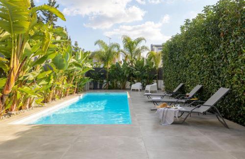 Voula Apartamento | Pool Voula Apartment close to Kavouri Beach by Cielo Homes