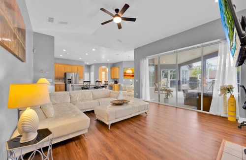 Forest City Casa | Poolside Paradise | 30 Min From Disney | Pool | Patio