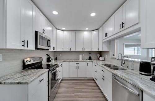 Greater Woodlawn Casa | Poolside Paradise - Spacious - Peaceful Patio